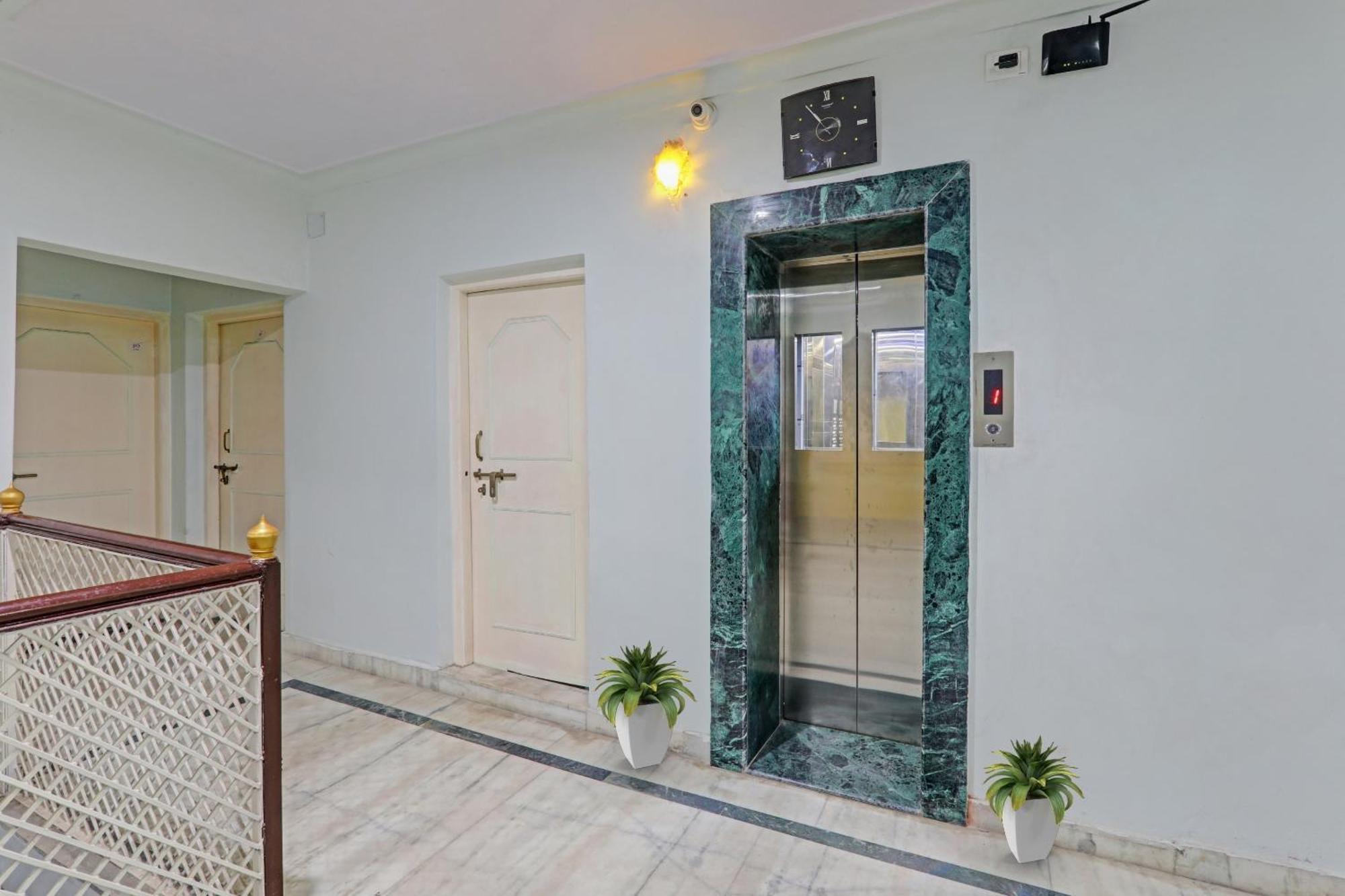Hotel O Surbhi G House, Varanasi